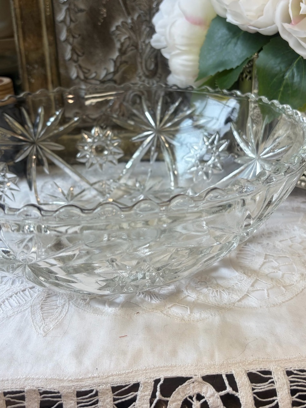 Vintage faceted clear glass serving bowl classic heritage